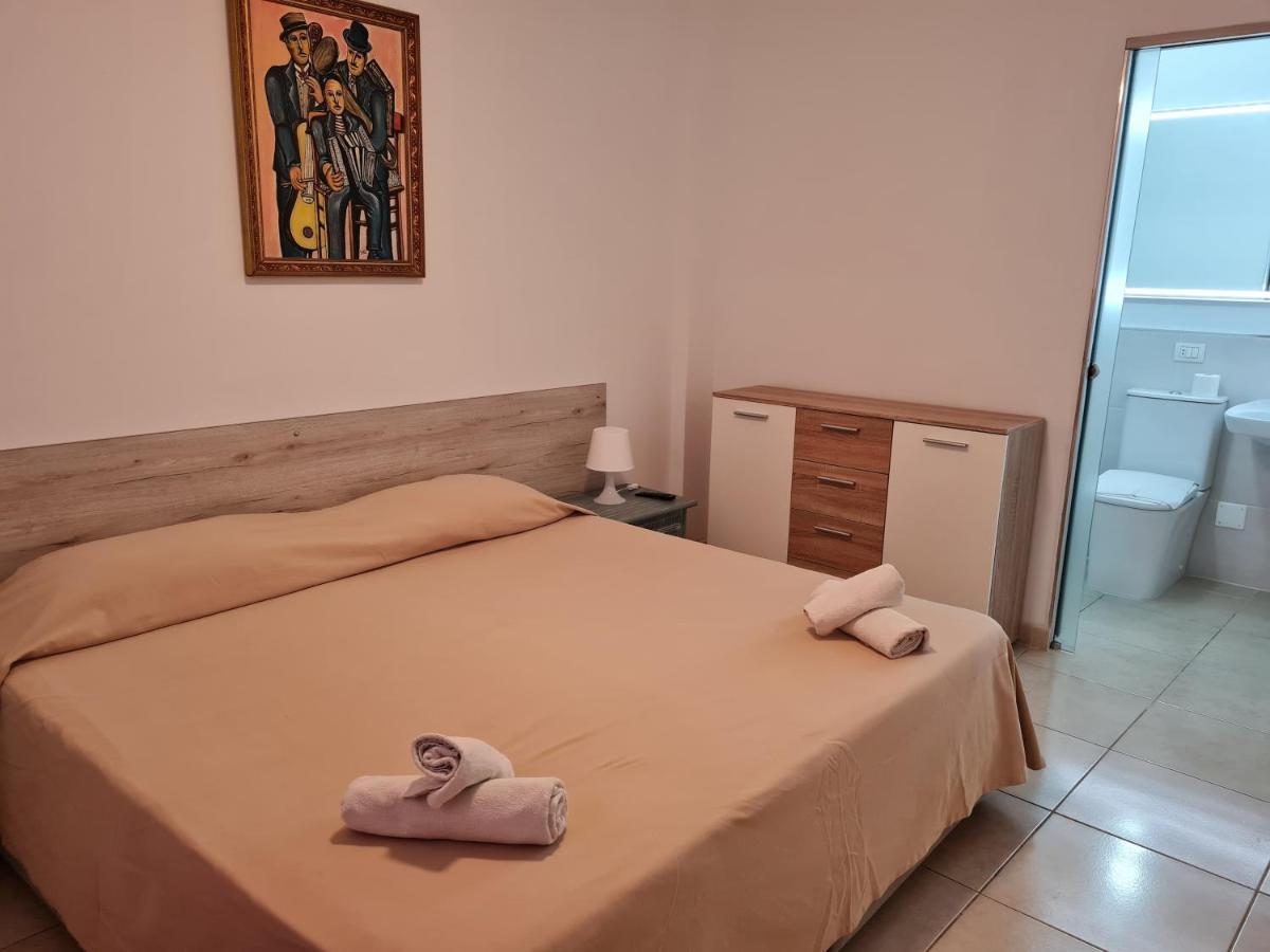 Habitaciones Nathaly Armenime Exterior foto